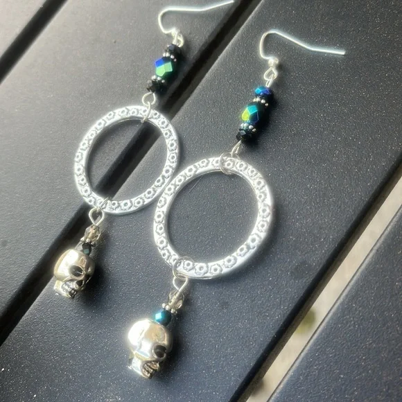 Hand crafted skull Czech glass hoop earrings - Picture 6 of 6
